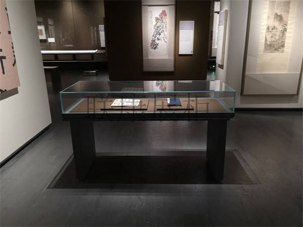 文物展柜图片