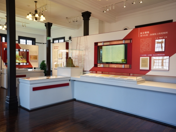 上海交大老图书古籍展柜 古籍展柜